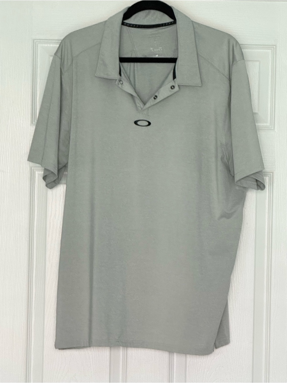 Oakley Men’s Light Gray/Green Short-Sleeve Polo